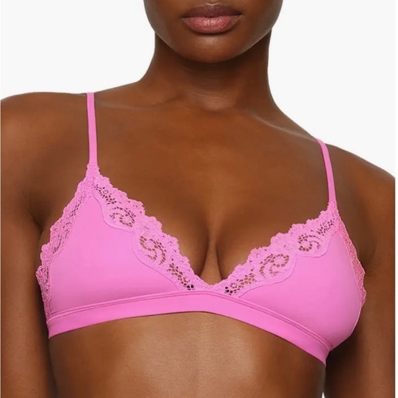 SKIMS NWT Fits Everybody Lace Triangle Bralette - Neon Orchid - Picture 1 of 4